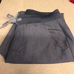 Figs size small petite Zamora joggers - graphite